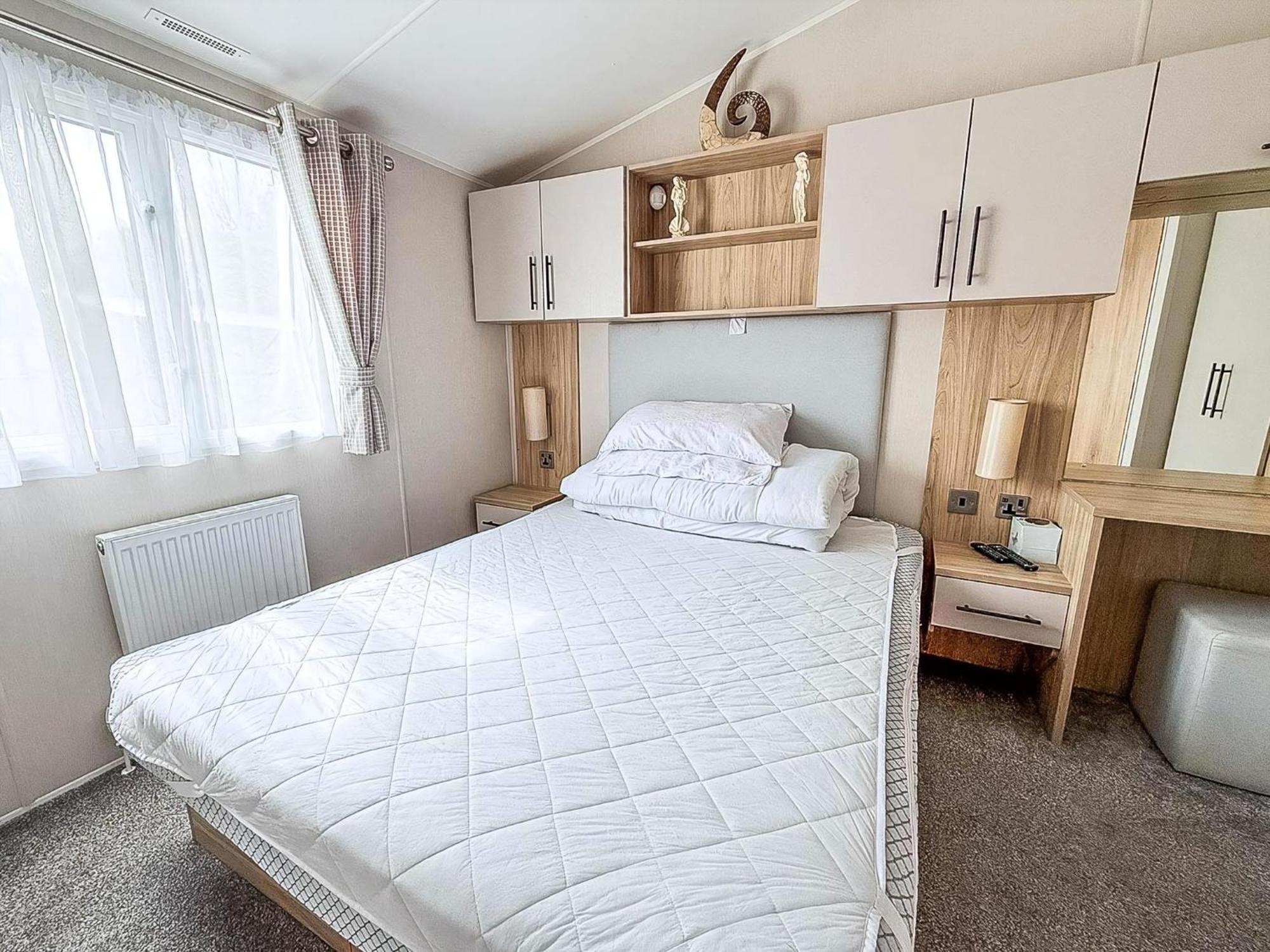 Beautiful Caravan For Hire With A Partial Sea View In Suffolk Ref 32042Az ローストフト エクステリア 写真